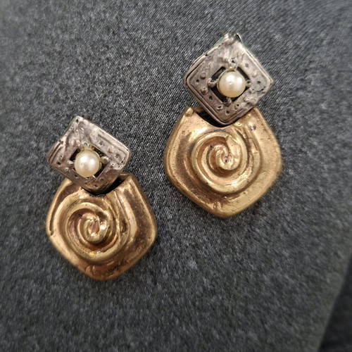Vintage earrings used with 925 silver and gold-plated bronze