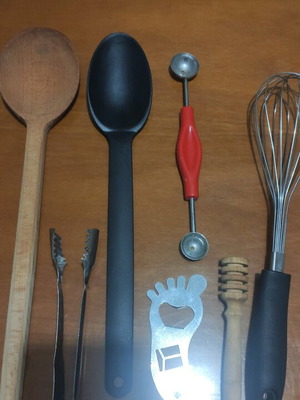 Kitchen tools used without black spoon