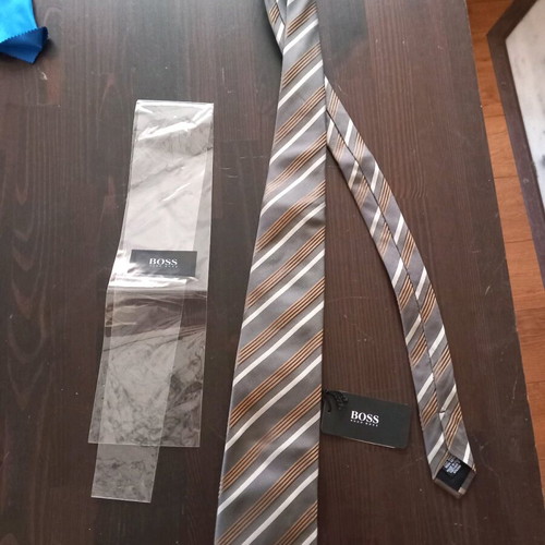 Hugo Boss tie new authentic