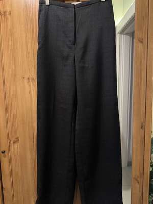 H&M black straight-leg pants like new, size S