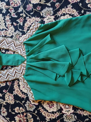 Fullah Sugah top green like new, sizes M and L