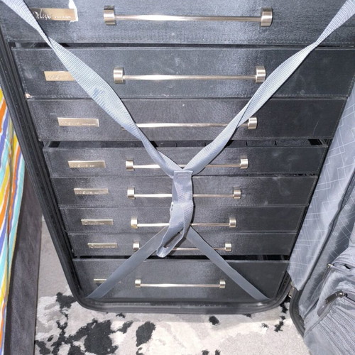 Professional makeup case used, large size with wheels and clips