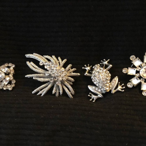 Abel & Lula pins new with strass, set of 4 pieces