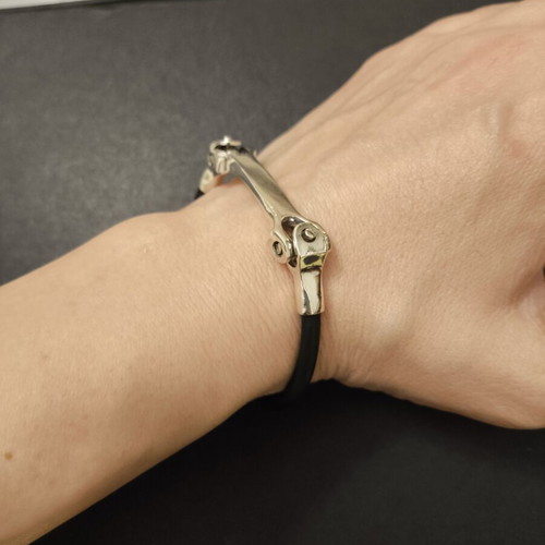Silver 925 bracelet with rubber, like new, 18.5 cm