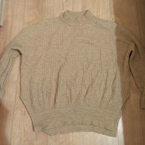 H&M women's sweater size S beige like new