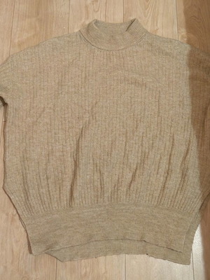 H&M women's sweater size S beige like new