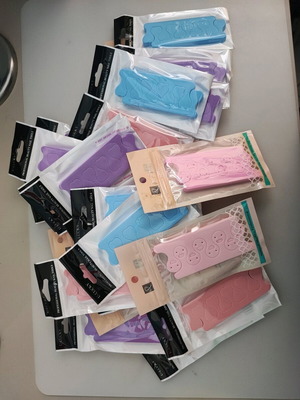 Toe separators new, pack of 30 pieces in various colors