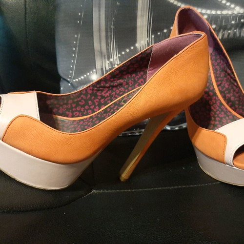 Jessica Simpson shoes peep toe sandals like new, size 38, multicolor orange