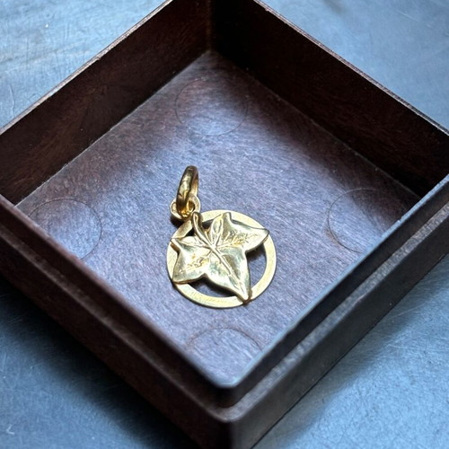 Gold Platanofyllo 14K new with authenticity stamp