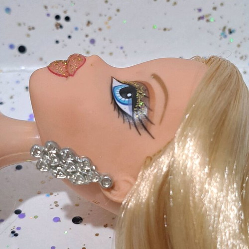 Bratz Magic Nails Cloe used with flaws
