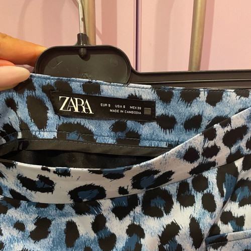 Mini skirt Zara new, satin look, black and blue, size S