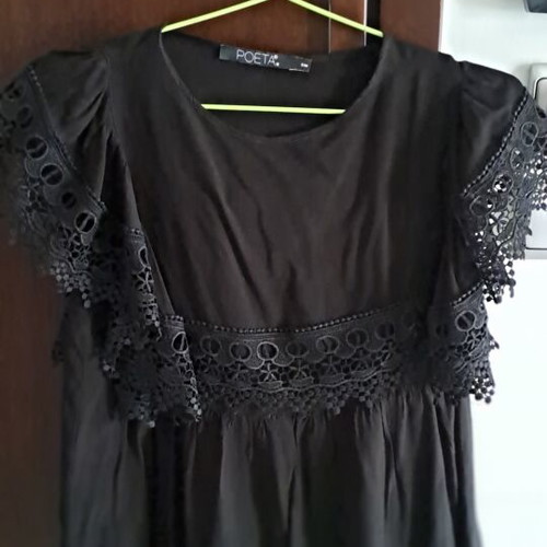 Summer blouse with lace black, like new, fits S & M