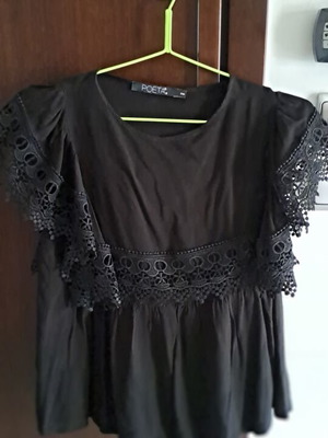 Summer blouse with lace black, like new, fits S & M
