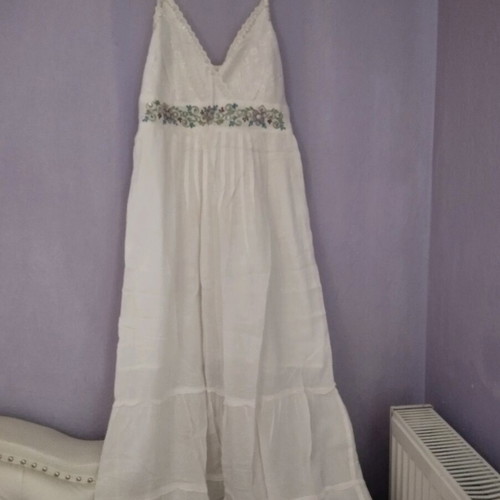 White airy long dress like new, size M