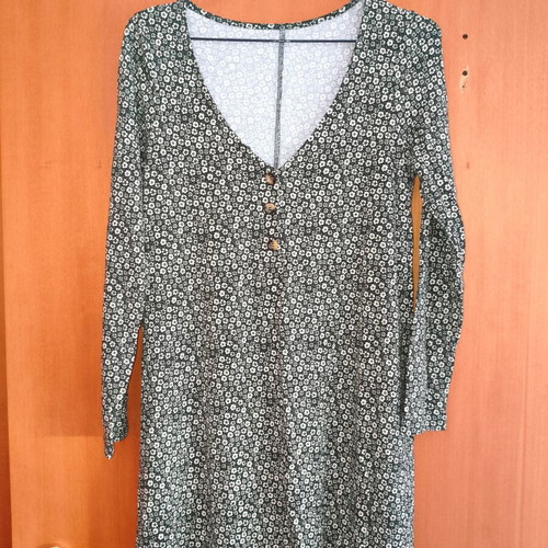 Floral dress with V neckline and buttons, like new, sizes S/M/L, green