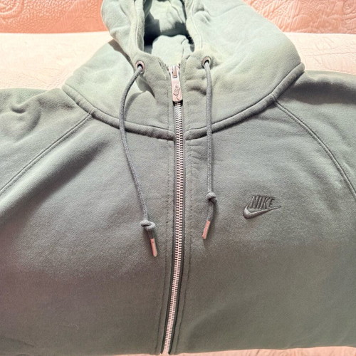 Nike hoodies like new, set of 3, black, grey and khaki