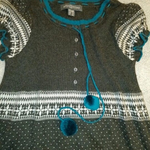 Attrattivo knitted dress like new, vintage print with pompon, size M