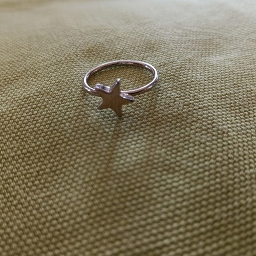 Children's ring like new, gold color