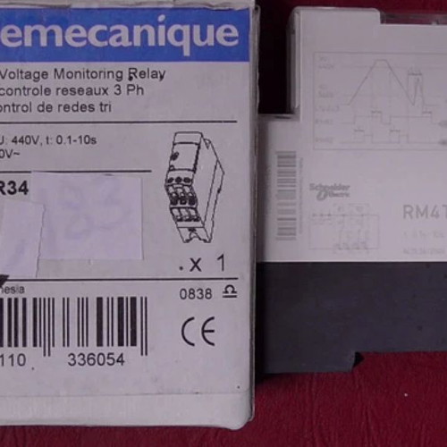 Three-phase voltage monitoring relay RM4 TR34 new, pack of 3