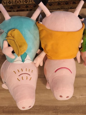 Peppa Pig family plush toys like new