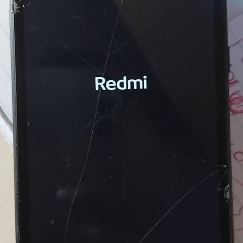 Xiaomi Redmi S2 used with broken screen and battery cover