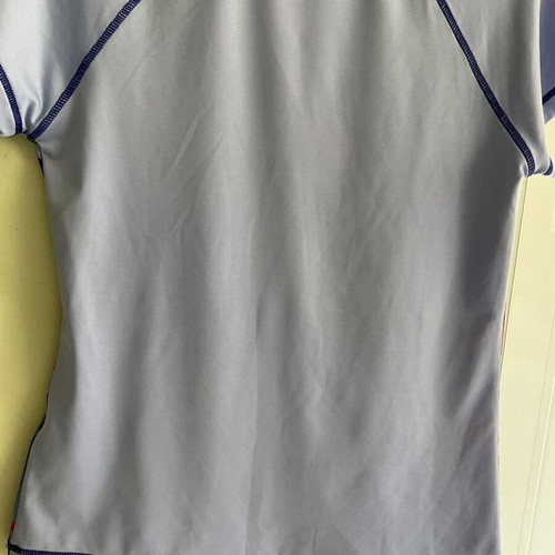 Women's sports shirt like new, multicolor, size M