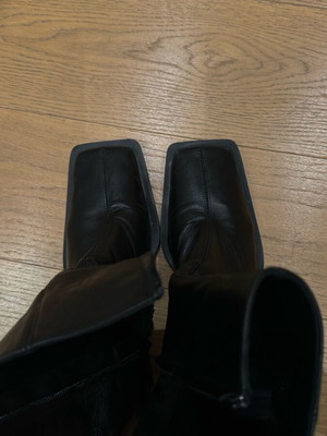 Zara black leather boots like new, size 39