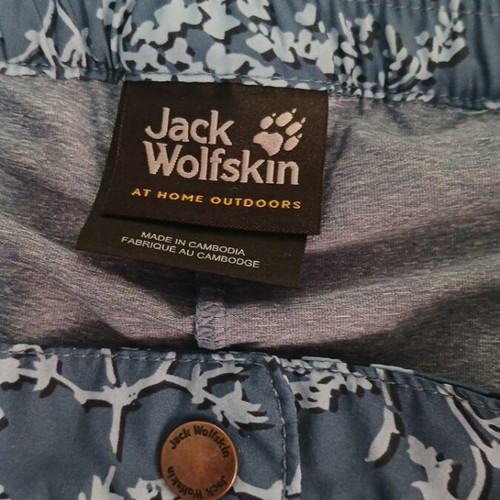 Jack Wolfskin skirt like new with integrated shorts, blue