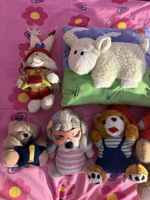 Various plush toys set