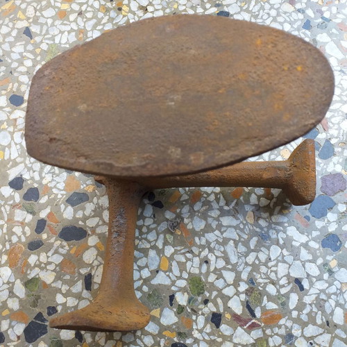 Collectible iron molds and hoe heads used, set of 3 pieces