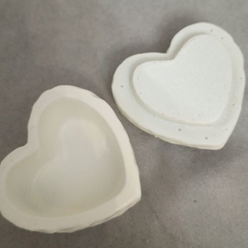 Small ceramic jewelry box