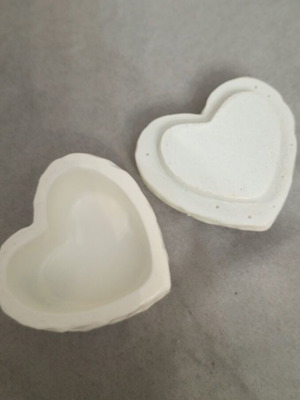 Small ceramic jewelry box