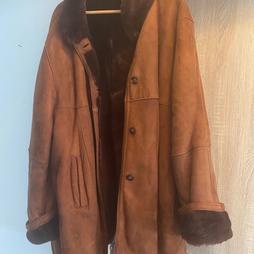Women's brown mouton fur coat like new, size 42, oversized fit