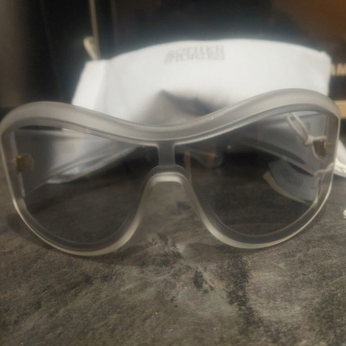 & Other Stories Bold Oval Frame Sunglasses new, sport chic, transparent grey