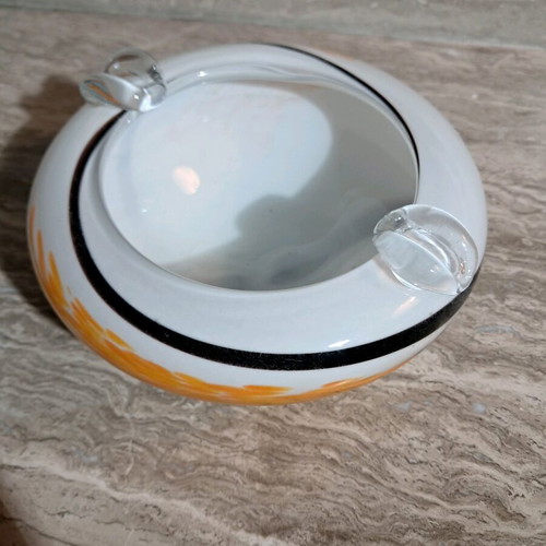 Set of 2 blown glass ashtrays new, white and orange