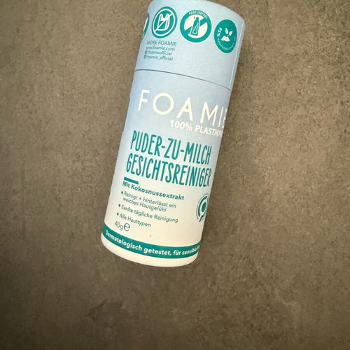 Puder Foamie Cleansing Face Product New