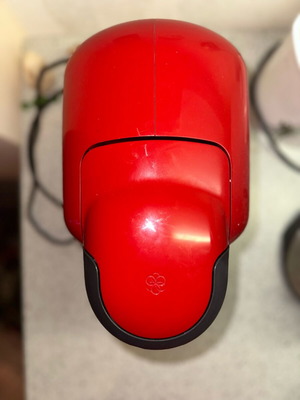 Bosch Tassimo coffee maker red like new