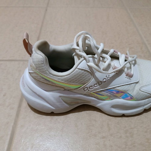 Reebok women's sport shoes size 38.5 white like new