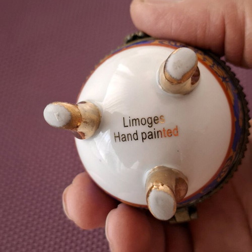Limoge porcelain egg used, hand-painted, 11 cm