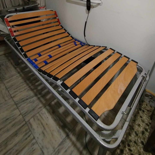 Medical reclining bed like new with remote control
