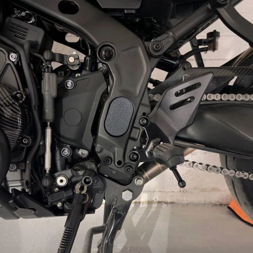 Chassis plug for Tracer and MT Yamaha new