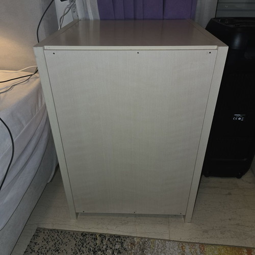 Modeco nightstand with 2 drawers used