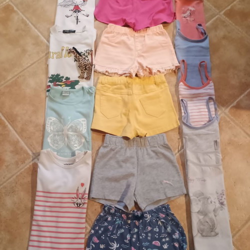Clothes for 4-year-old girl used, pack of 14 pieces