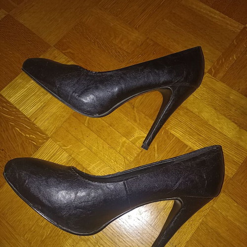 Voi & Noi black pumps size 40 like new