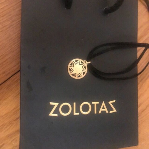 Aeolos Zolotas 2018 pendant like new, collectible, gold color