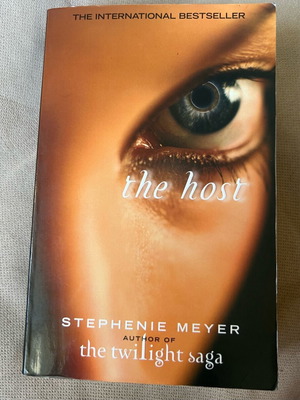 βιβλίο The Host Stephenie Meyer