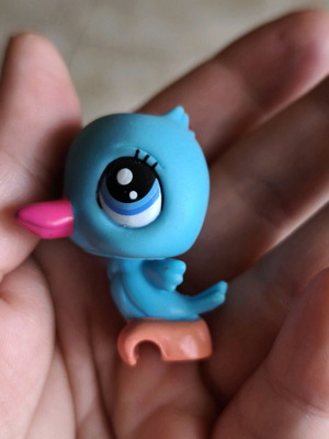 Littlest Pet Shop Hummingbird figure 1539 used collectible