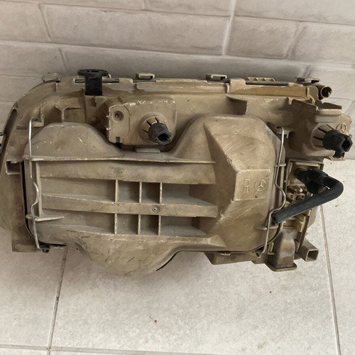 Mercedes C-class W202 right headlight original used, Bosch