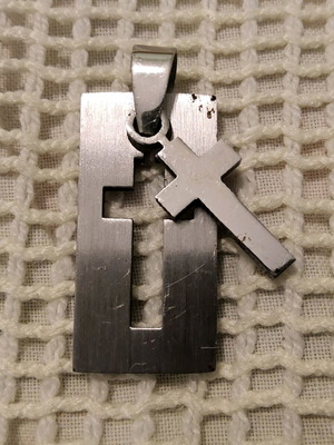 Μενταγιόν με σταύρος ατσάλινο σαν καινούργιο, ασημί