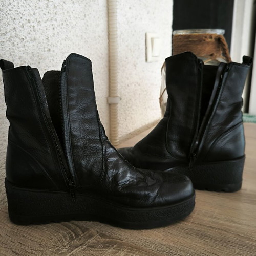 Paola Ferri ankle boots size 37 used, black
